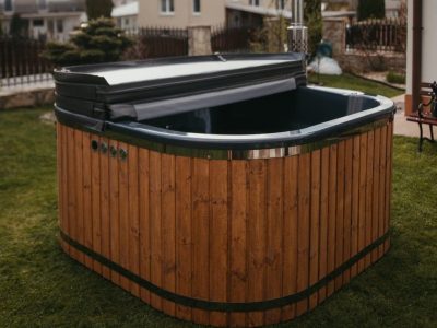 Quadratischer Badezuber, Eckansicht